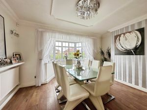 Dining Room- click for photo gallery